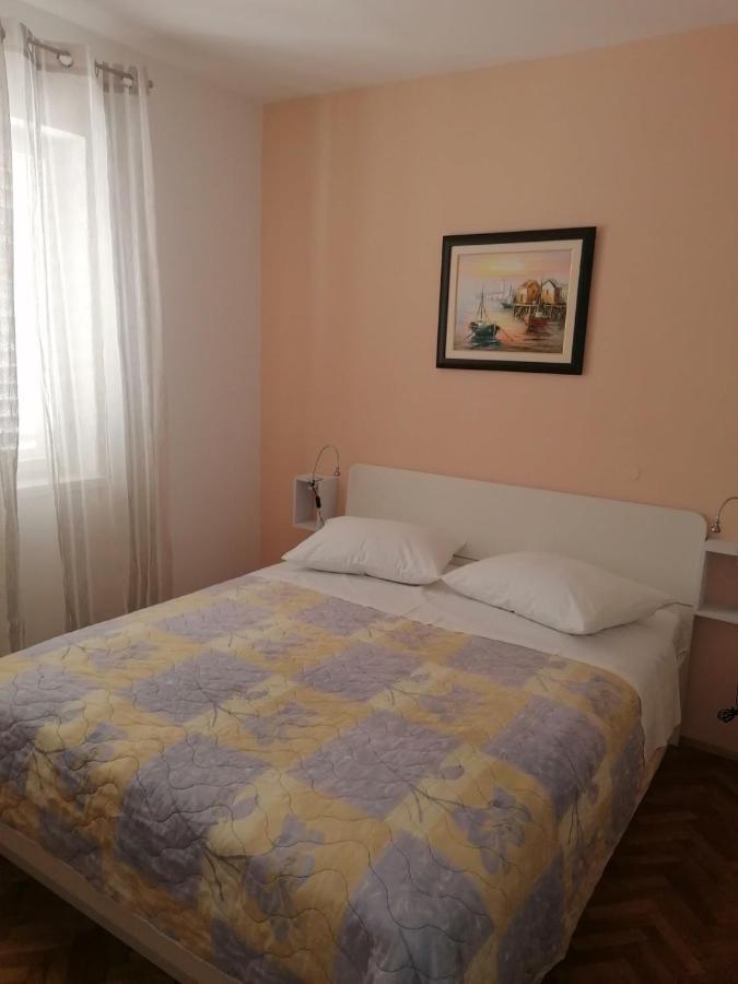 Apartment And Room Guscic Rab Town Kültér fotó