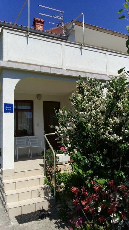 Apartment And Room Guscic Rab Town Kültér fotó